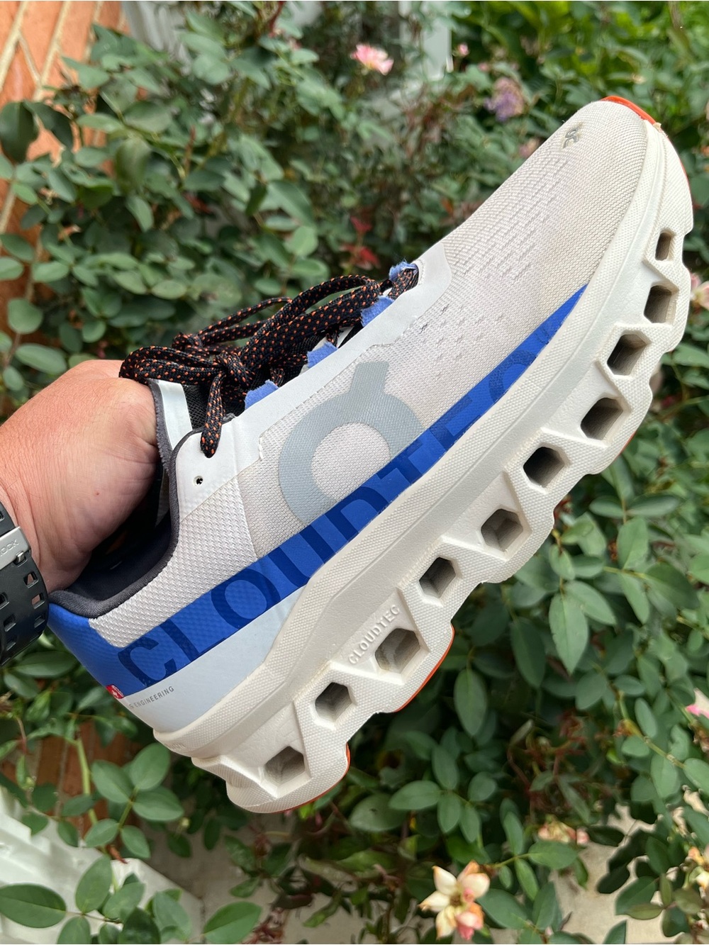 On Cloud Monster
Super Comfort
Athletic/Medical Field Shoes
Size 10 for Women